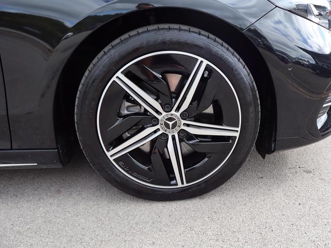 MERCEDES-BENZ CLA Class Photo 6