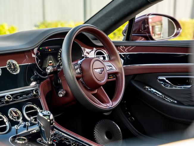 BENTLEY Continental Photo 17
