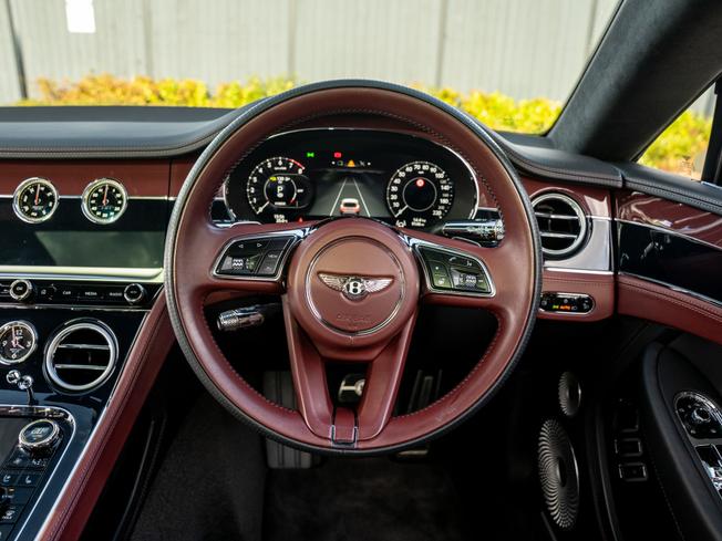 BENTLEY Continental Photo 19