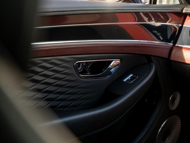 BENTLEY Continental Photo 27