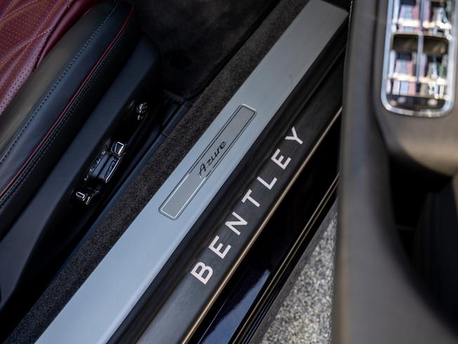 BENTLEY Continental Photo 32