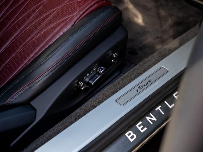 BENTLEY Continental Photo 33