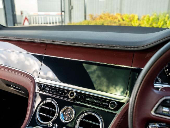 BENTLEY Continental Photo 34