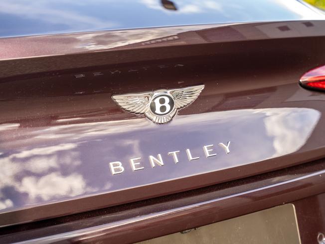 BENTLEY Continental Photo 8