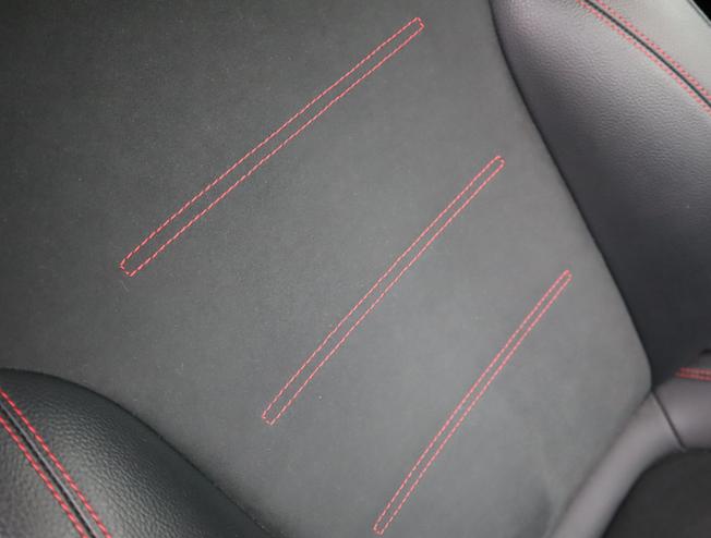 MERCEDES-BENZ Eqa Photo 14