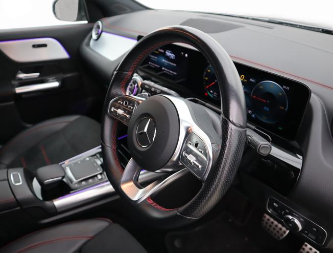 MERCEDES-BENZ Eqa Photo 16