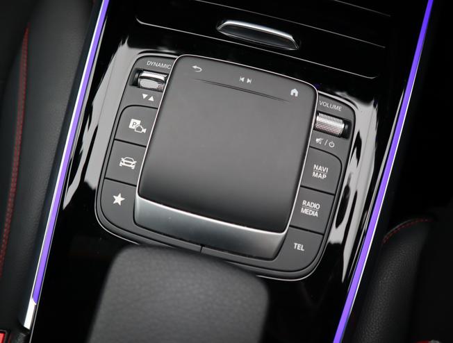 MERCEDES-BENZ Eqa Photo 29