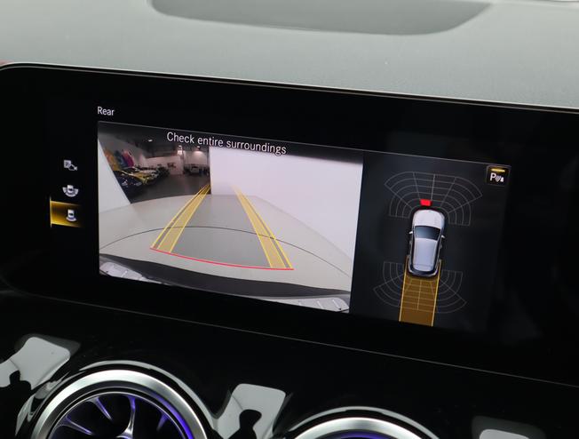 MERCEDES-BENZ Eqa Photo 36