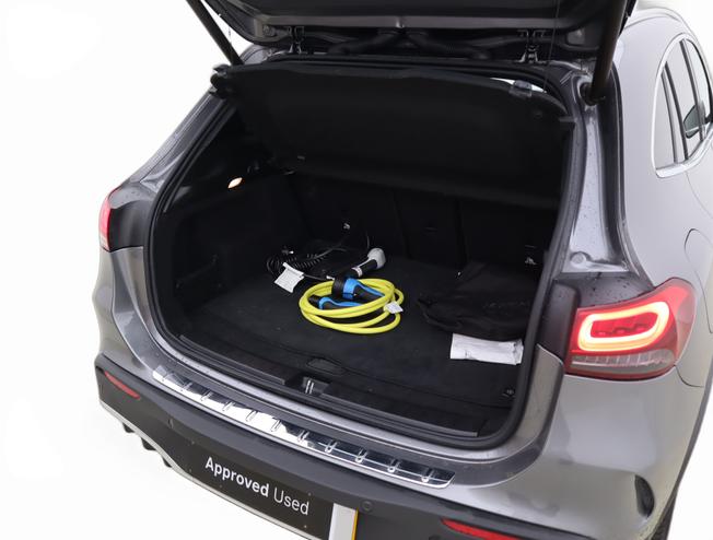 MERCEDES-BENZ Eqa Photo 9