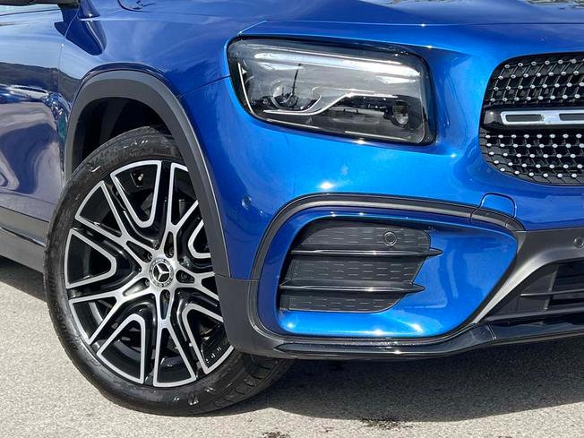 MERCEDES-BENZ GLB Photo 12