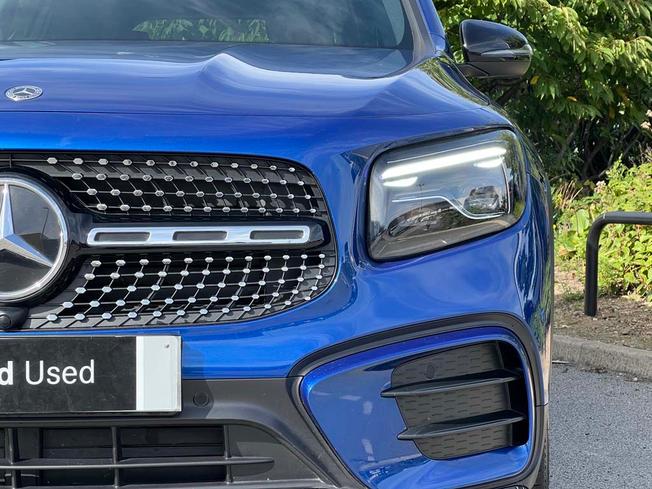 MERCEDES-BENZ GLB Photo 18