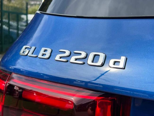 MERCEDES-BENZ GLB Photo 20