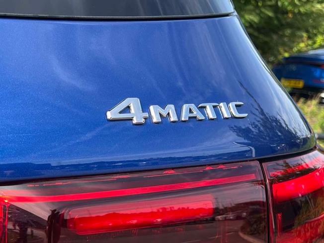 MERCEDES-BENZ GLB Photo 21