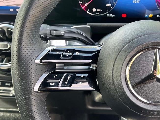 MERCEDES-BENZ GLB Photo 24