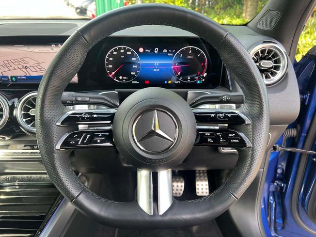 MERCEDES-BENZ GLB Photo 25