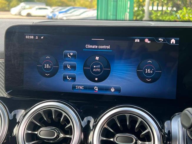 MERCEDES-BENZ GLB Photo 35