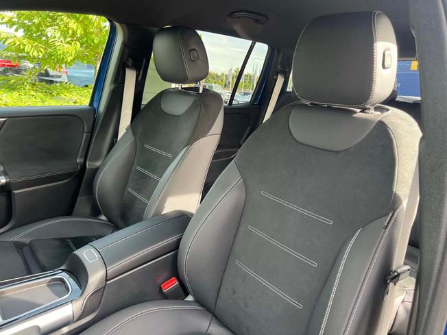 MERCEDES-BENZ GLB Photo 44
