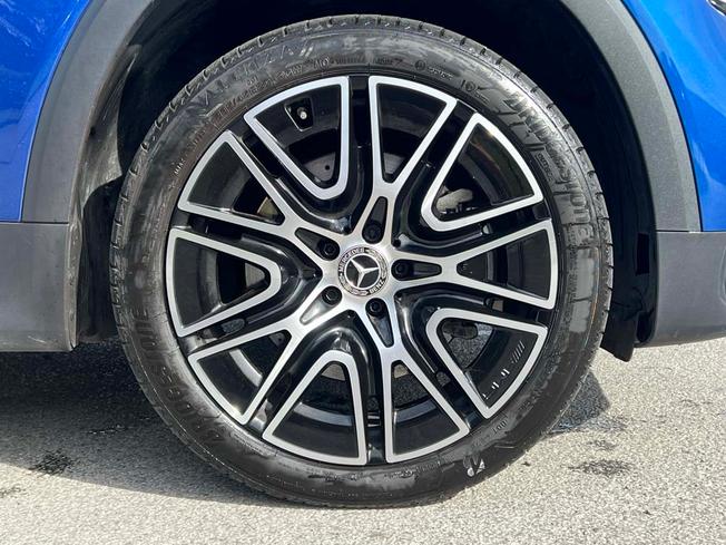 MERCEDES-BENZ GLB Photo 6