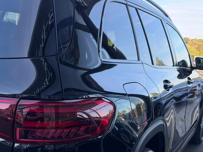 MERCEDES-BENZ Eqb Photo 16
