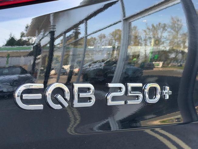 MERCEDES-BENZ Eqb Photo 17