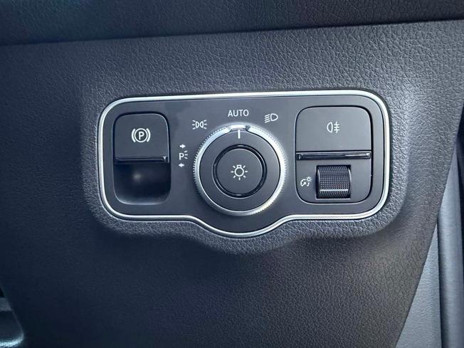 MERCEDES-BENZ Eqb Photo 23