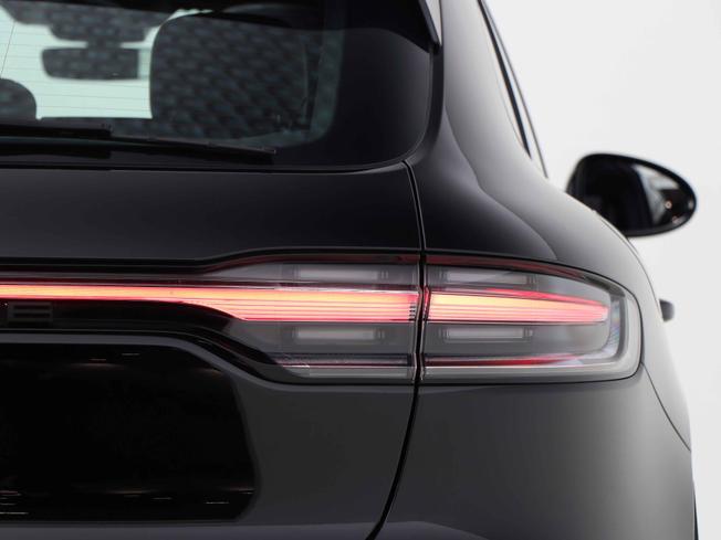 PORSCHE Macan Photo 18