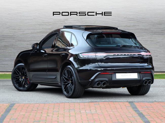 PORSCHE Macan Photo 2