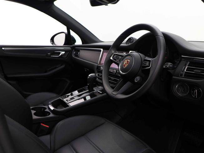 PORSCHE Macan Photo 34