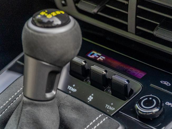 PORSCHE 911 Photo 25