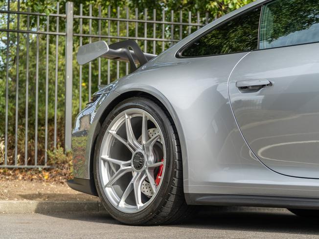 PORSCHE 911 Photo 37