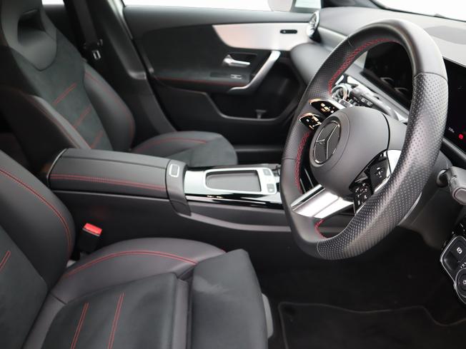 MERCEDES-BENZ A Class Photo 14