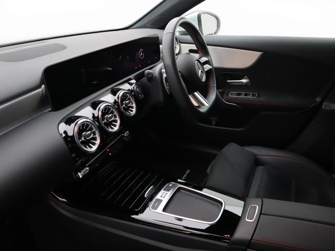 MERCEDES-BENZ A Class Photo 19