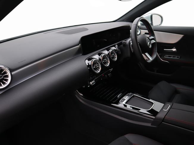MERCEDES-BENZ A Class Photo 21