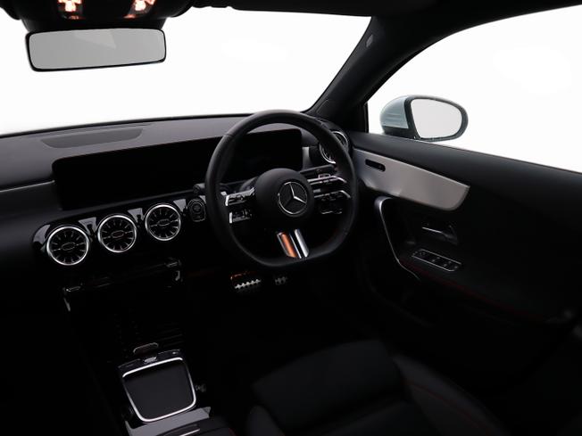 MERCEDES-BENZ A Class Photo 24