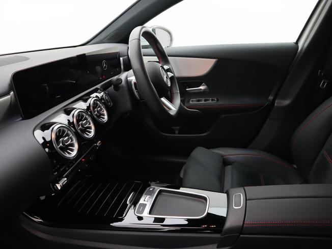 MERCEDES-BENZ A Class Photo 3
