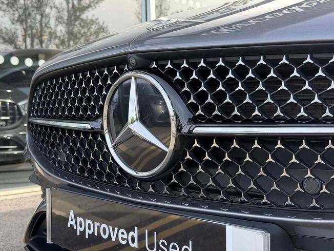 MERCEDES-BENZ CLA Class Photo 13