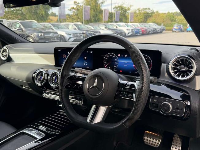 MERCEDES-BENZ CLA Class Photo 39