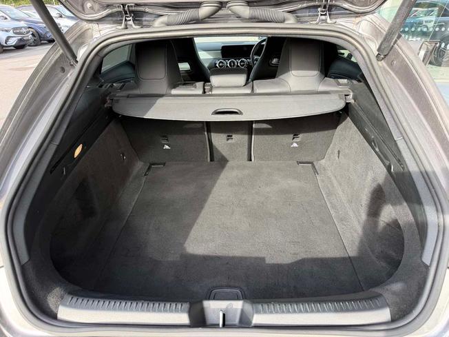 MERCEDES-BENZ CLA Class Photo 9