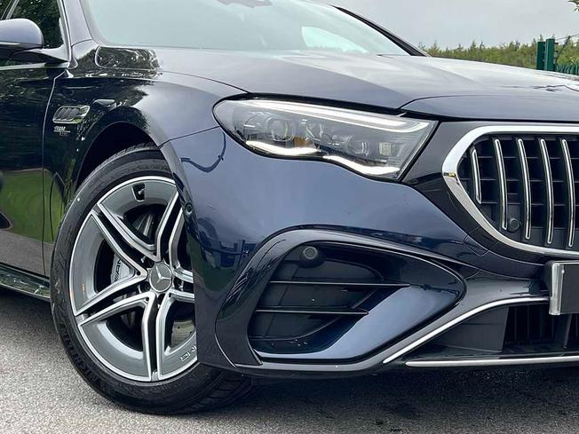 MERCEDES-BENZ E Class Photo 14
