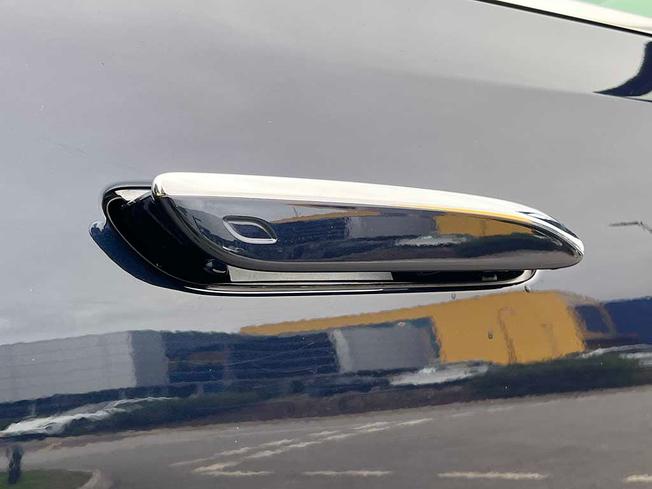 MERCEDES-BENZ E Class Photo 19