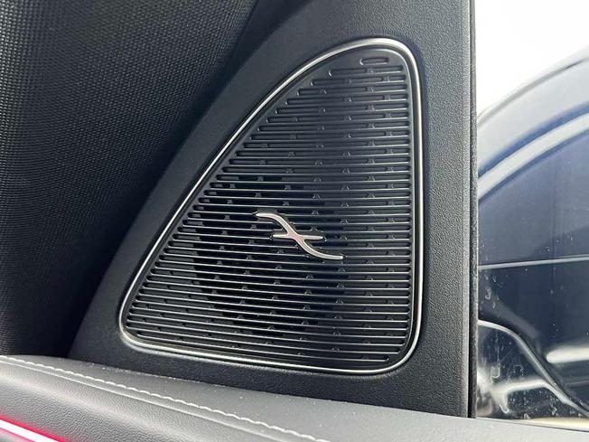 MERCEDES-BENZ E Class Photo 43