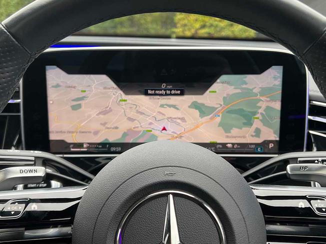 MERCEDES-BENZ E Class Photo 50