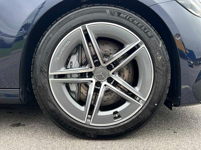 MERCEDES-BENZ E Class Photo 6
