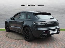 PORSCHE Macan Photo 2