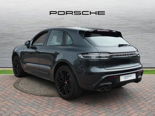 PORSCHE Macan Photo 2