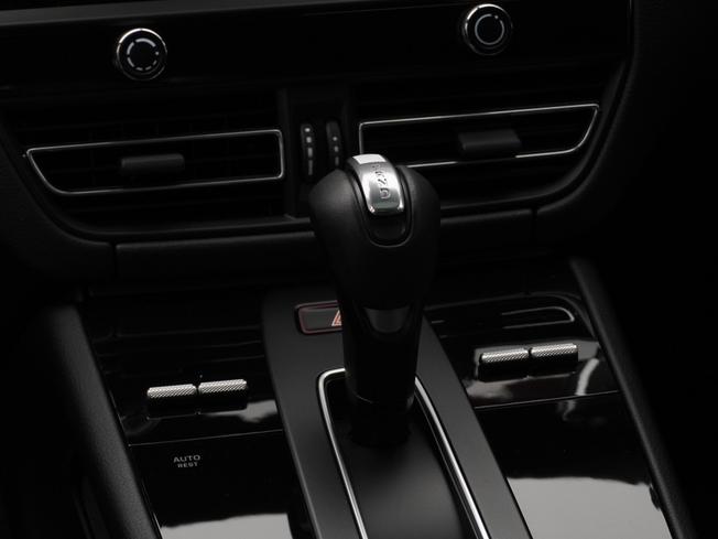 PORSCHE Macan Photo 20