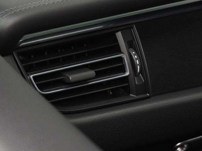 PORSCHE Macan Photo 28