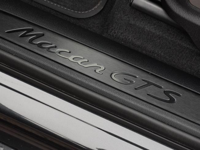 PORSCHE Macan Photo 31