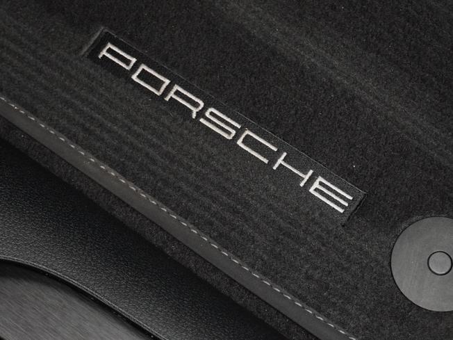 PORSCHE Macan Photo 32
