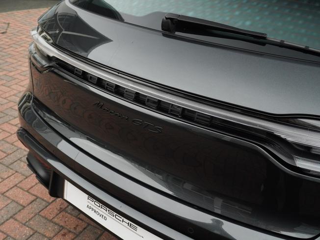 PORSCHE Macan Photo 38